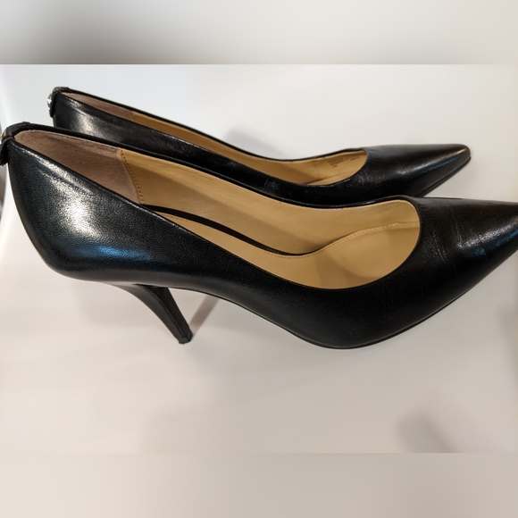 MICHAEL Michael Kors leather black heels - Picture 1 of 6
